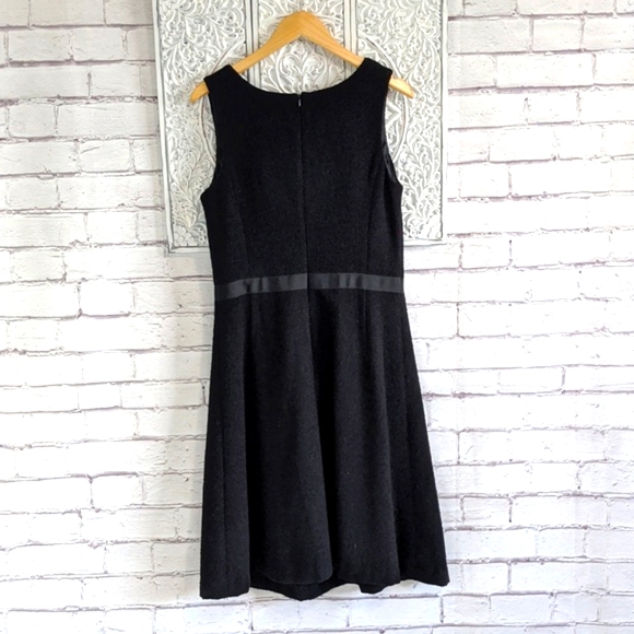 ISAAC MIZRAHI Sleeveless Lined Wool Blend Little Black Dress - Picture 9 of 15